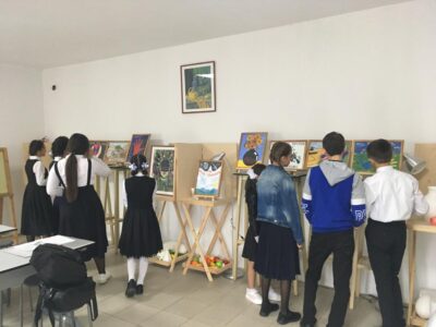 В рамках Дня солидарности в борьбе с терроризмом в детской художественной школе Сунженского района прошла выставка «Искусство против терроризма»