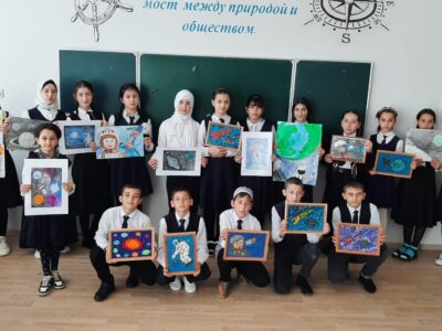 Выставка детских рисунков, посвященная Дню космонавтики «На тему : Звездный путь»